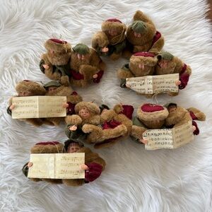 Vintage Unbranded Christmas Carolers Ornaments Taiwan Sheet Music Couple Singing